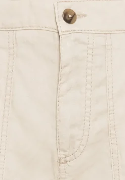 Bermuda bone white
