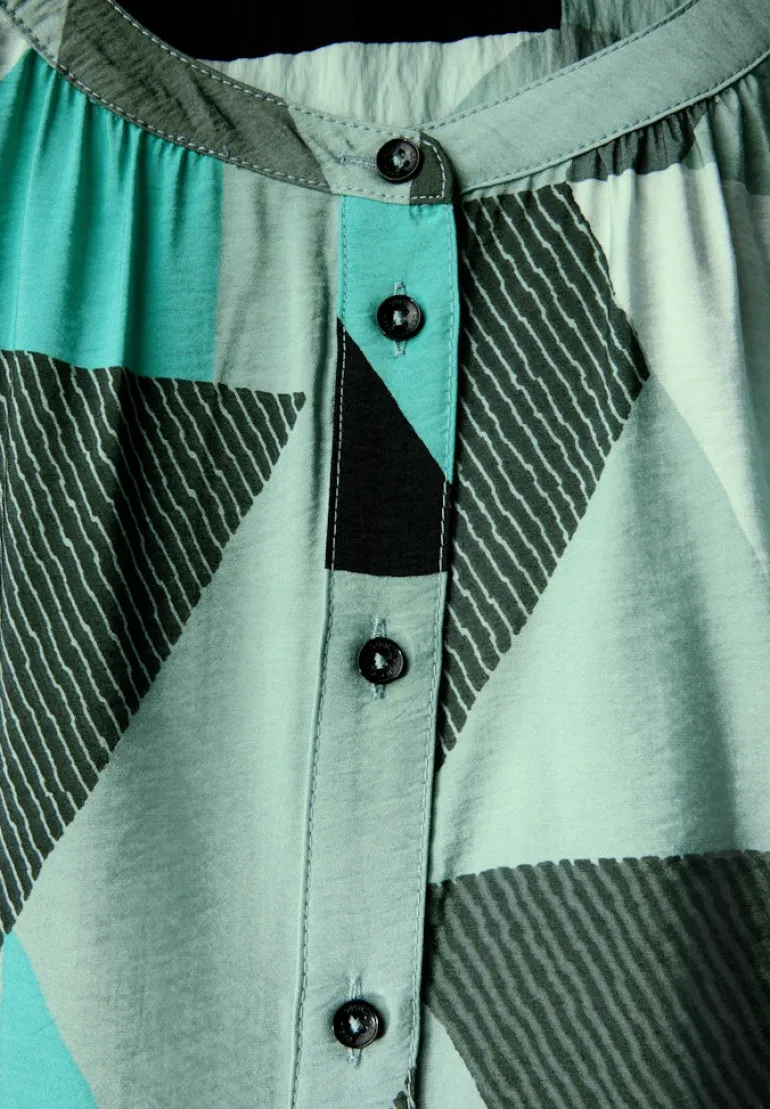 Bluse mit grafischem Muster glaced salvia green