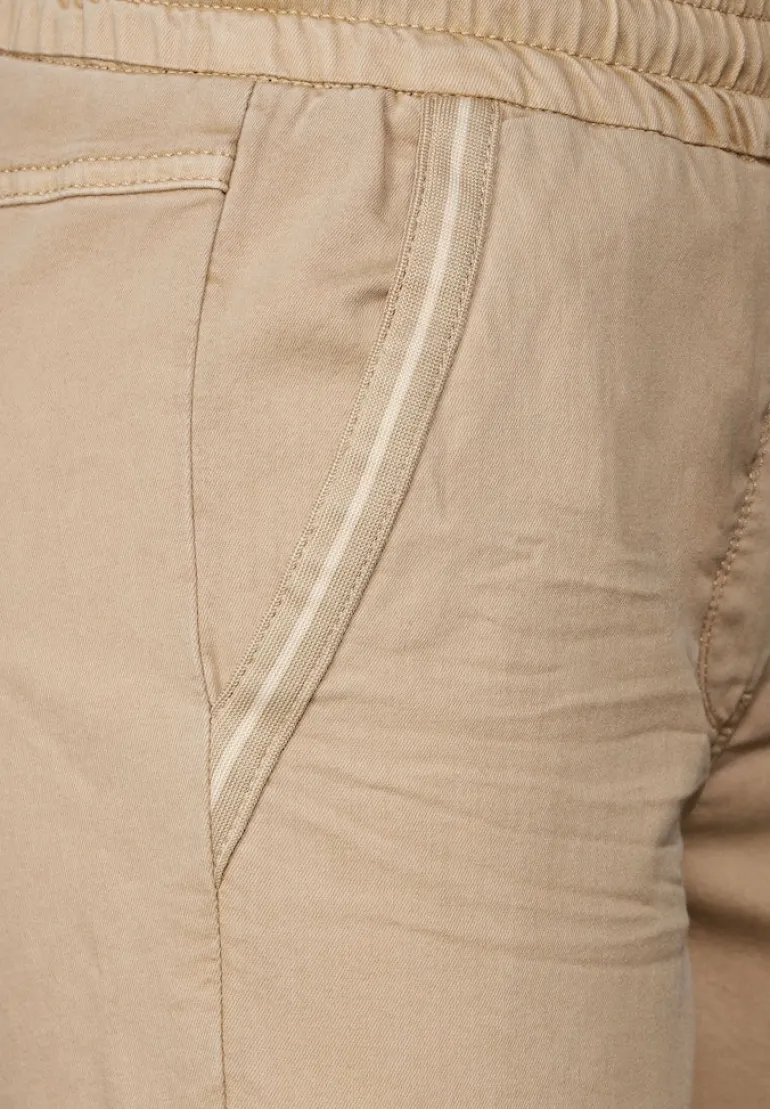 Casual Fit Hose mit Stretch authentic beige