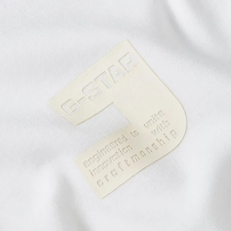 Chest logo r t white