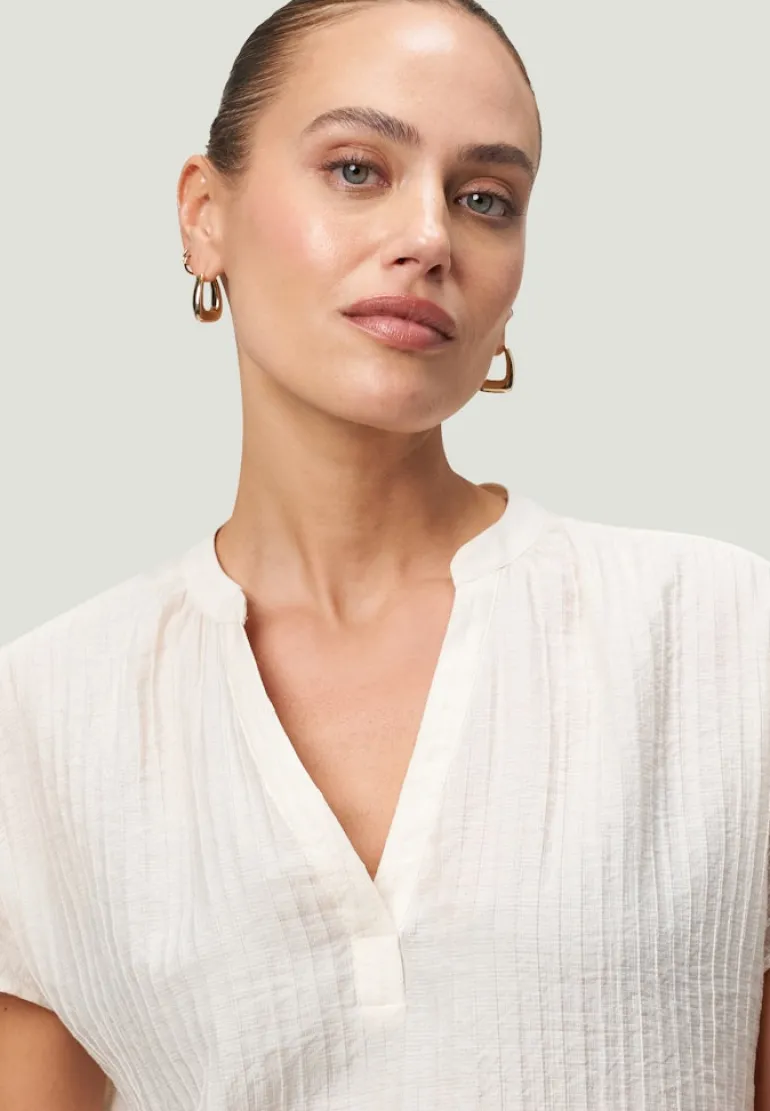 Crinkle-Bluse mit V-Ausschnitt eggnog