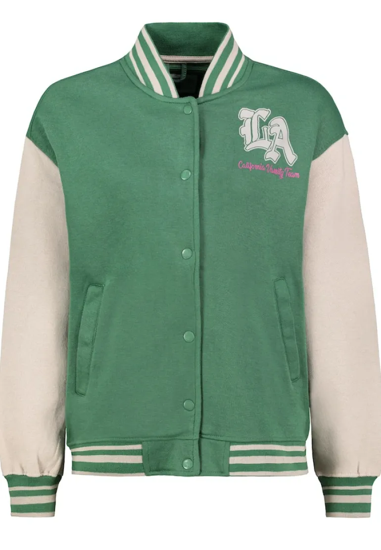 D10600C02555A3 foliage green
