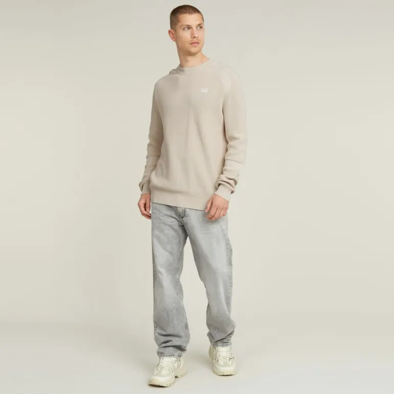 Detailed r knit whitebait
