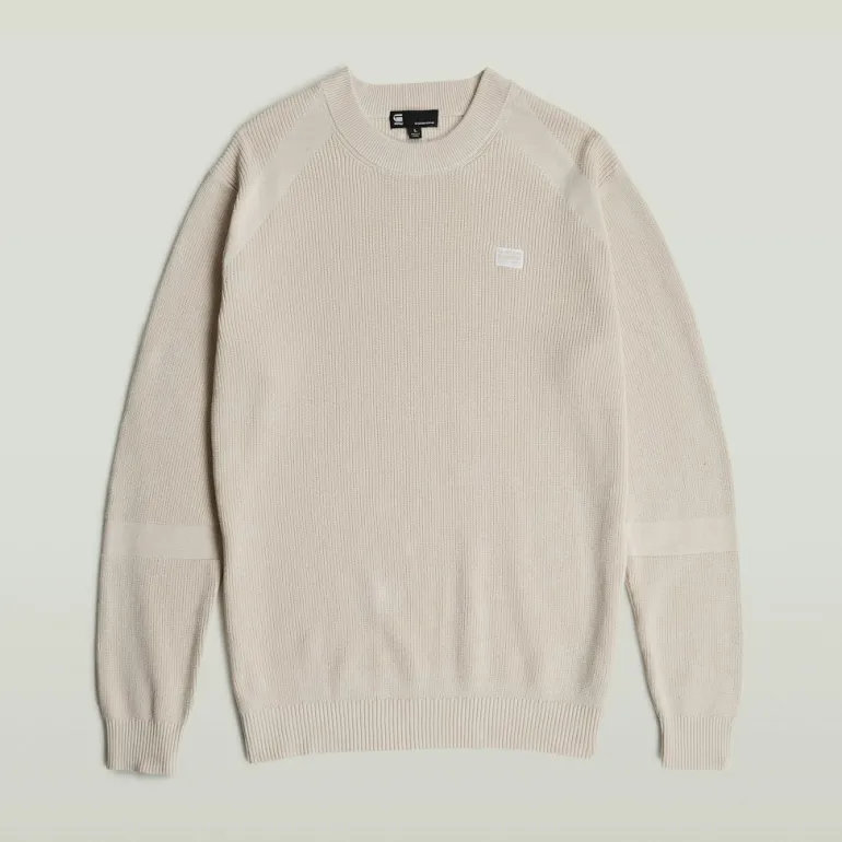 Detailed r knit whitebait