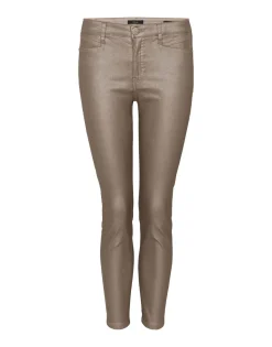Emily race soft oat