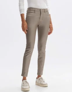 Emily race soft oat