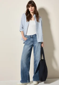 Flared Leg Jeans light blue washed
