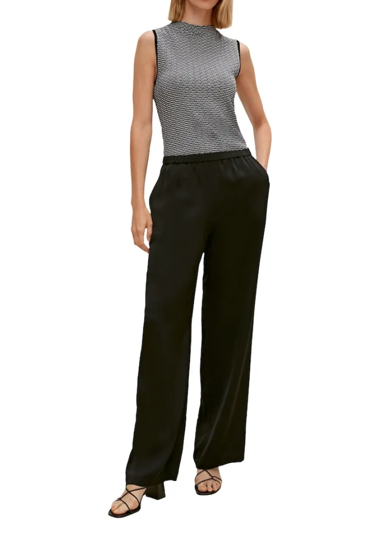 Hochgeschlossenes Stricktop schwarz