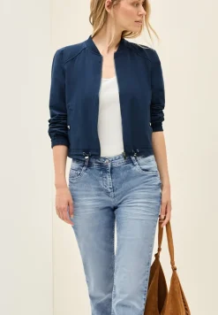 Jeans mit Turn-Up Detail light blue wash