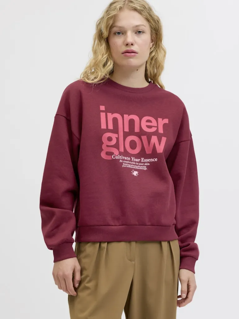 JXMIMI RLX LS PRINT CREW SWT cabernet