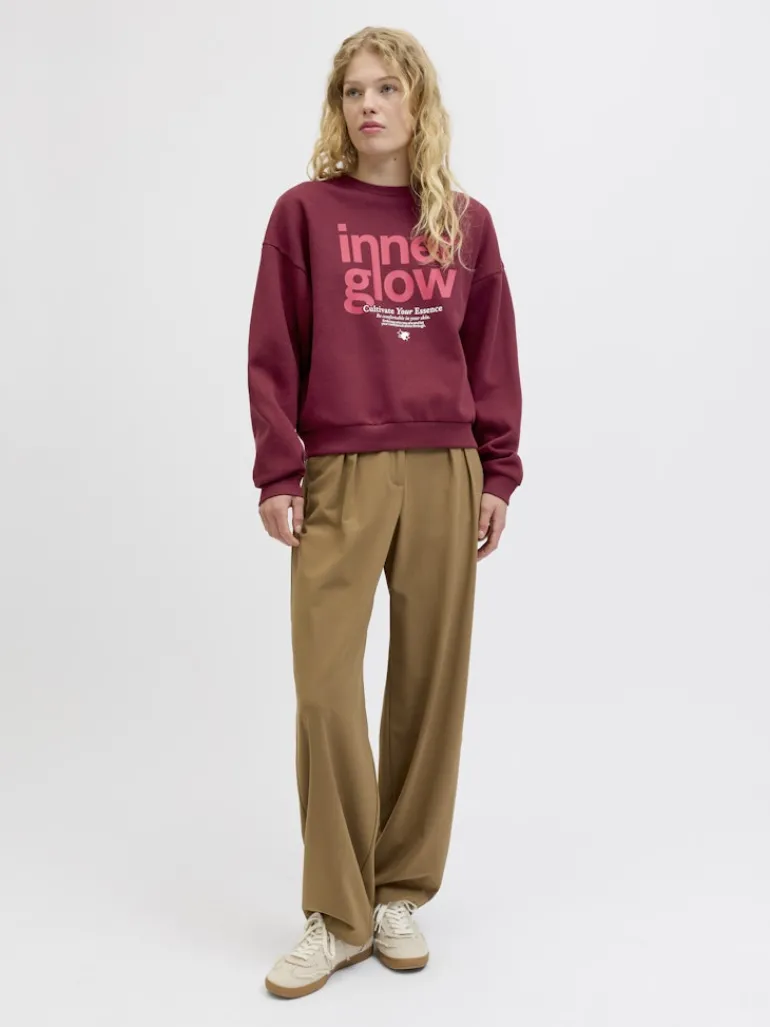 JXMIMI RLX LS PRINT CREW SWT cabernet