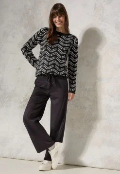 Kuscheliger Jaquard Pullover black