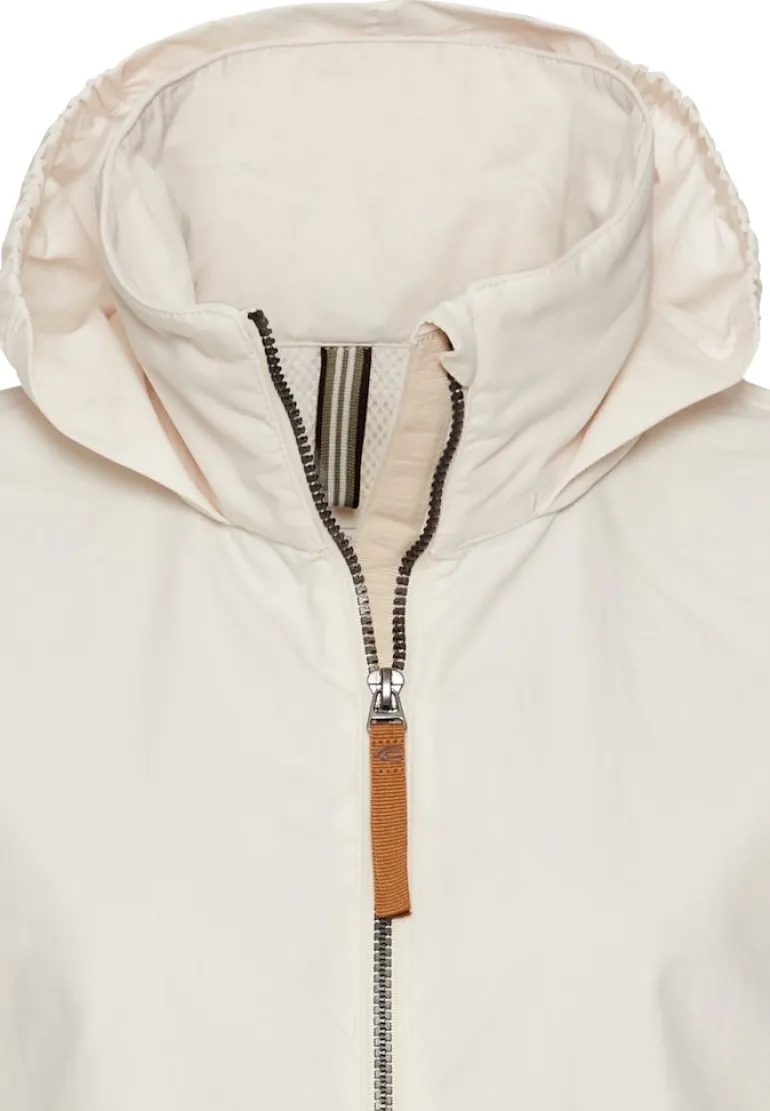 Leichte Jacke mit verstaubarer Kapuze pearl