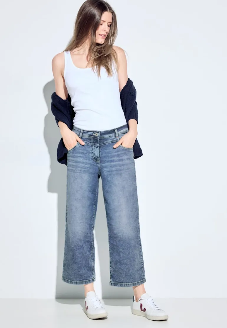 Loose Fit Jeans light blue washed