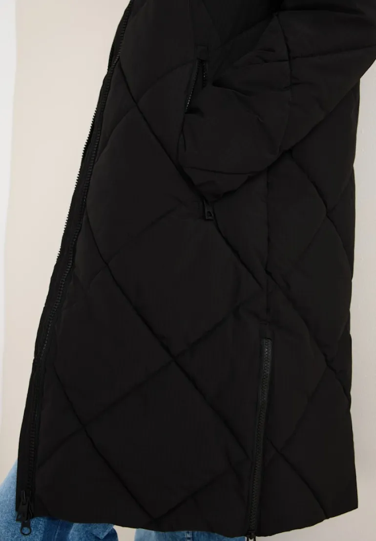 Mantel mit Rucksack Strings black