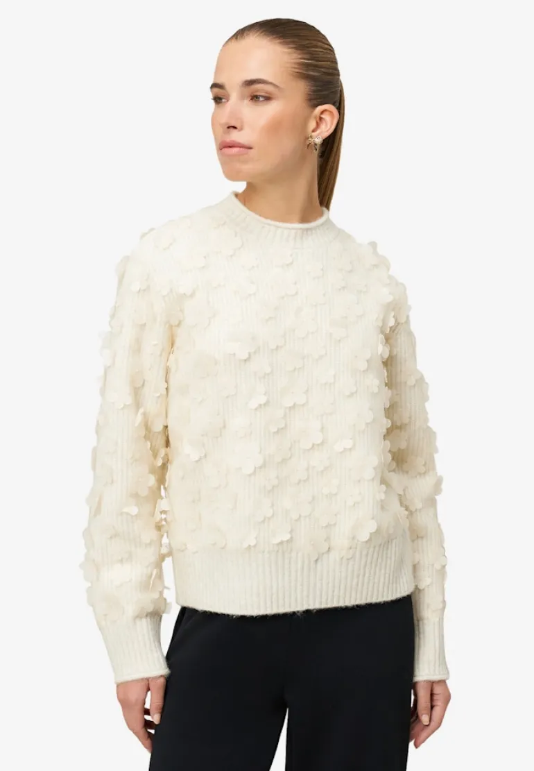 Pullover mit 3D Blüten eggnog