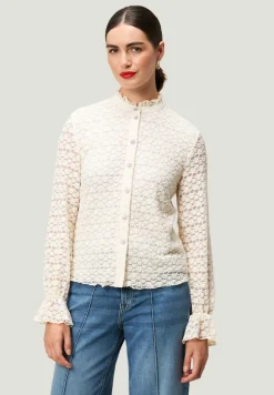 Spitzenbluse mit Knopfleiste eggnog