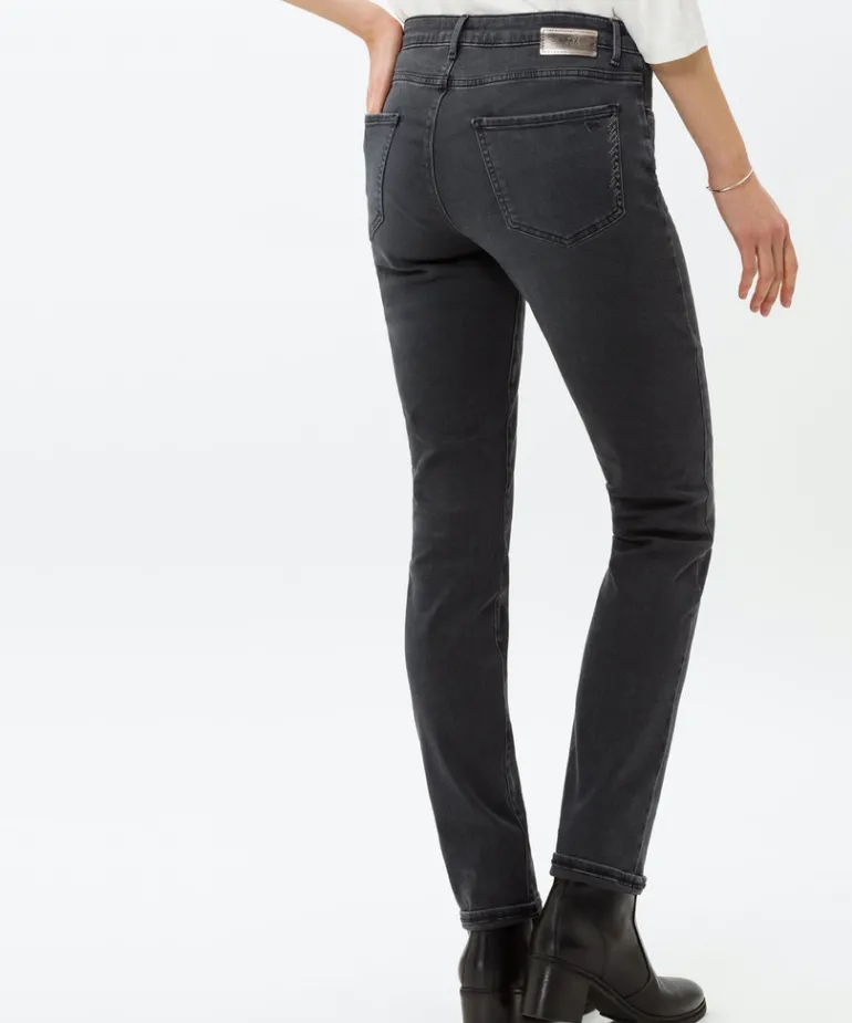 Style Shakira used grey