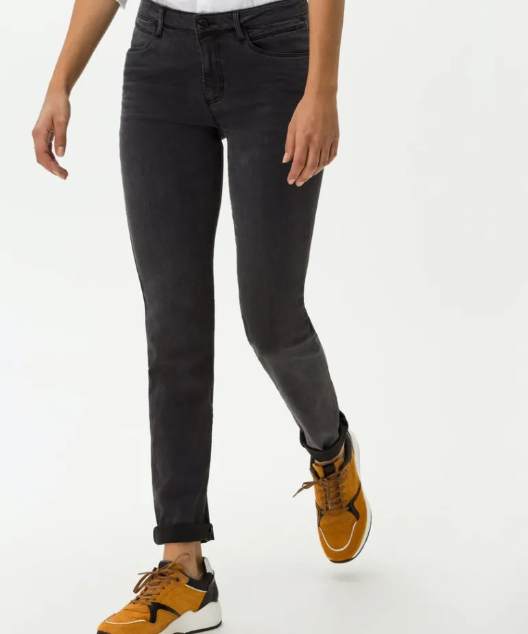 Style Shakira used grey