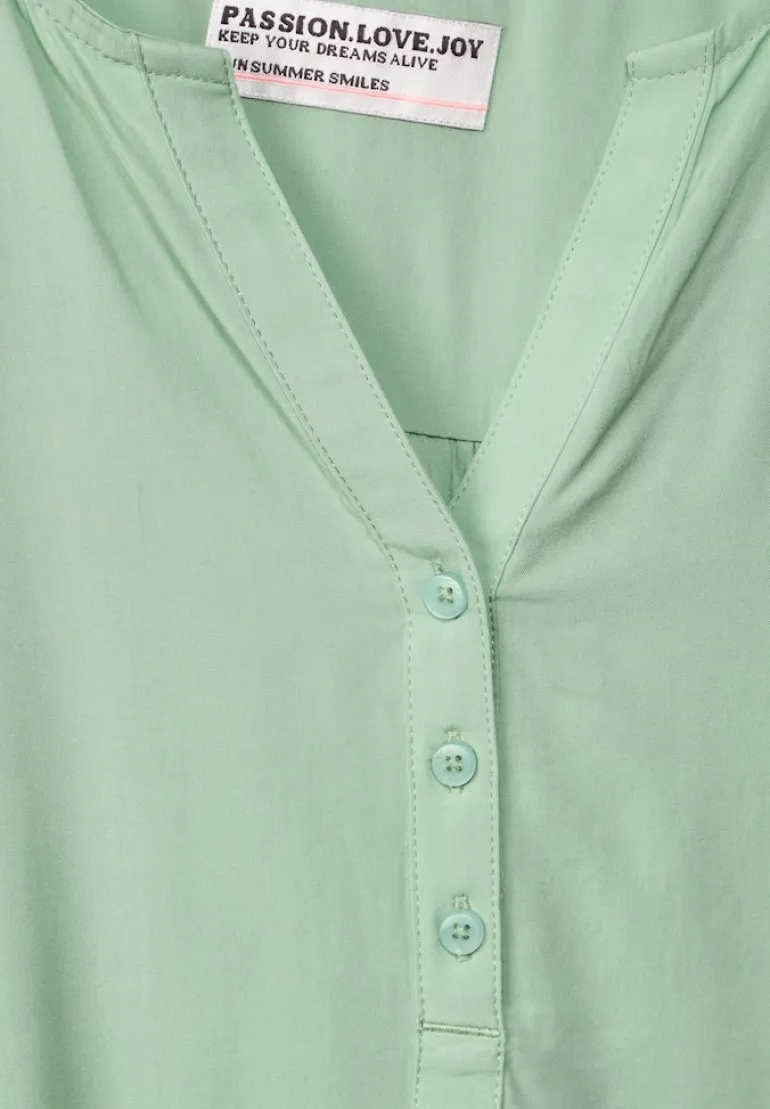 Unifarbene Basic Bluse fresh salvia green