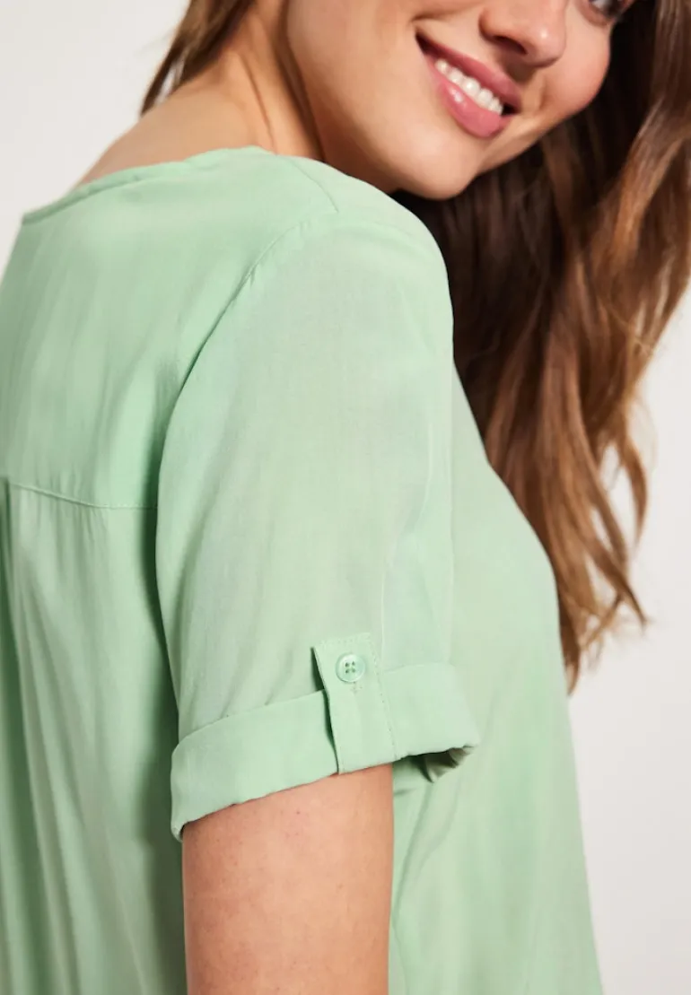 Unifarbene Basic Bluse fresh salvia green