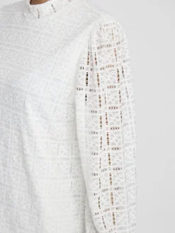 VICIKI L/S HIGH NECK LACE TOP/TB cloud dancer