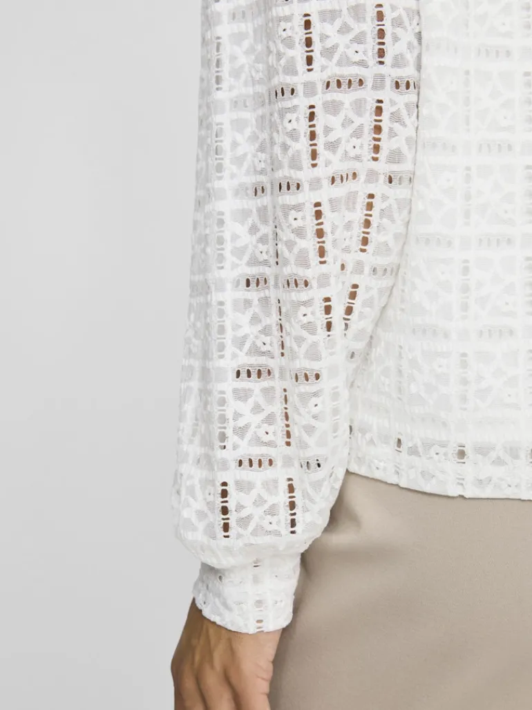 VICIKI L/S HIGH NECK LACE TOP/TB cloud dancer