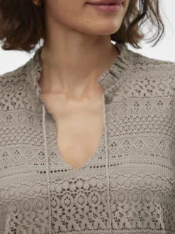 VMHONEY LACE S/S TASSEL TOP WVN GA moon rock