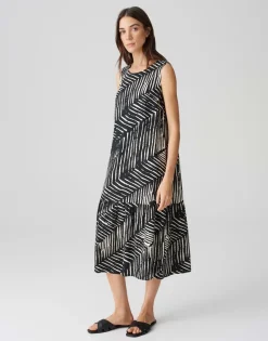 Wicy palm leaves black