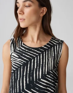 Wicy palm leaves black
